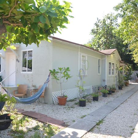 Quiet & Centrally Located House - Private Parking, Laundry And Storage For Luggage Miami Esterno foto