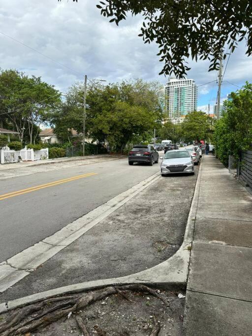 Quiet & Centrally Located House - Private Parking, Laundry And Storage For Luggage Miami Esterno foto