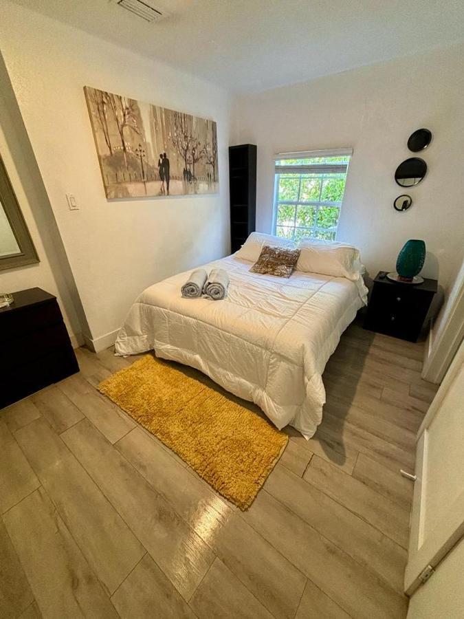 Quiet & Centrally Located House - Private Parking, Laundry And Storage For Luggage Miami Esterno foto