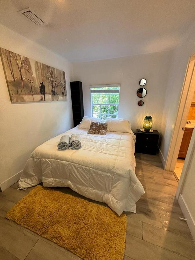 Quiet & Centrally Located House - Private Parking, Laundry And Storage For Luggage Miami Esterno foto