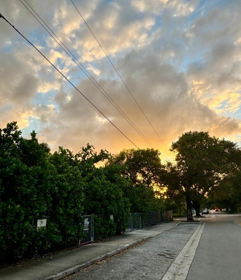 Quiet & Centrally Located House - Private Parking, Laundry And Storage For Luggage Miami Esterno foto