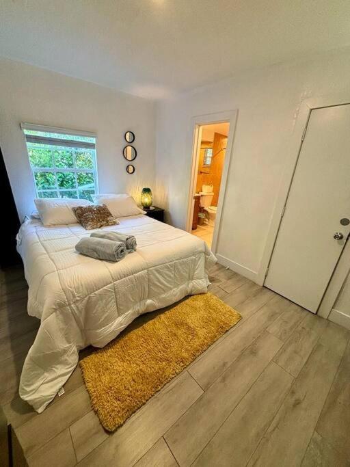 Quiet & Centrally Located House - Private Parking, Laundry And Storage For Luggage Miami Esterno foto