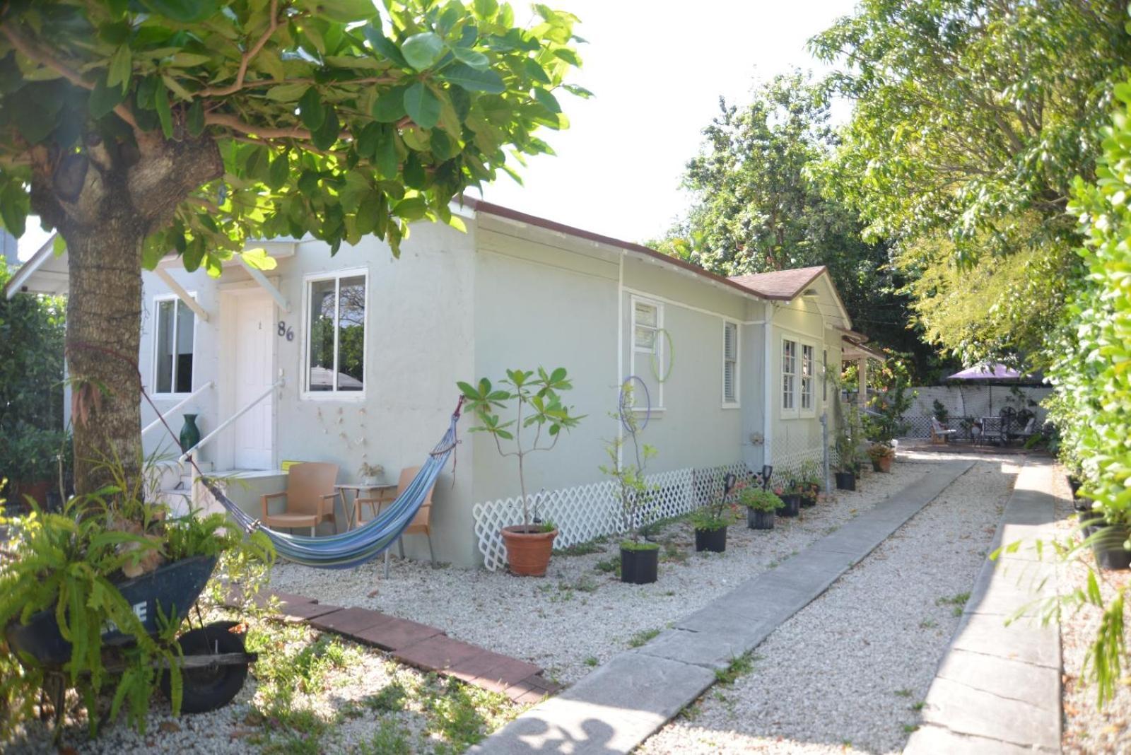 Quiet & Centrally Located House - Private Parking, Laundry And Storage For Luggage Miami Esterno foto