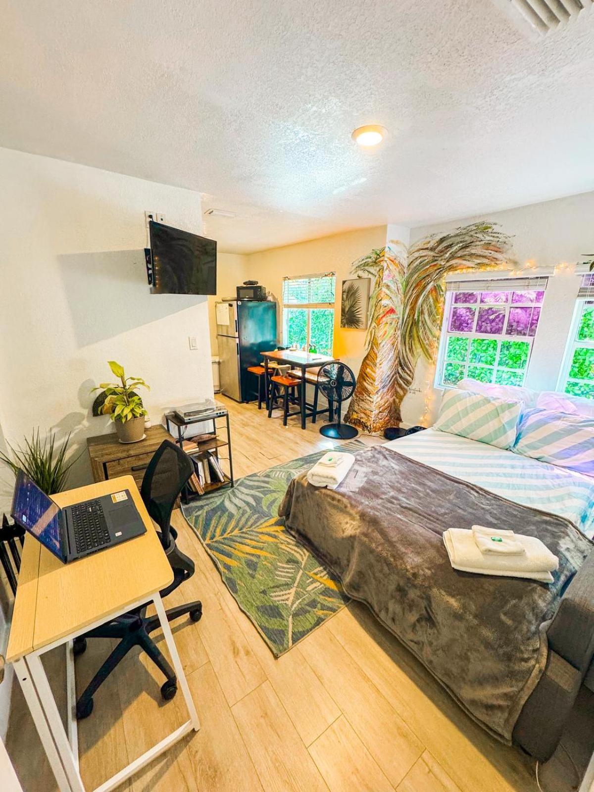 Quiet & Centrally Located House - Private Parking, Laundry And Storage For Luggage Miami Esterno foto
